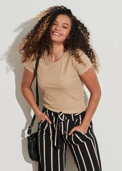 ONLY Damen NOOS Ribbed T-Shirt Mit Frilldetails Nomad Dunkel Beige -ModeWelt Verkäufe 22030627 2